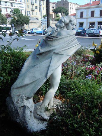Statue de femme